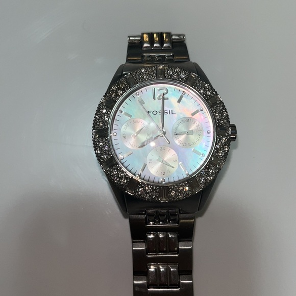 Fossil silver watch with crystals - Picture 2 of 7
